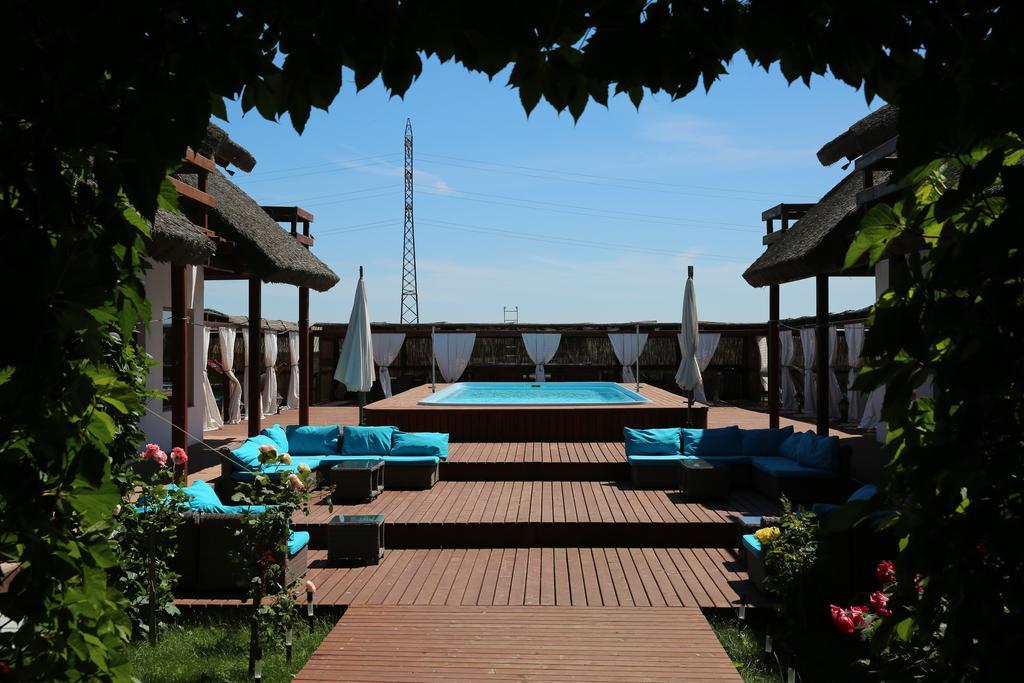 Doi Capitani Hotel Crişan Exterior foto